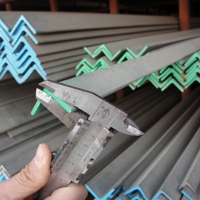 ASTM A36 A53 Q235 Q345 Kohlenstoffgleichwinkelstahl Verzinktes Eisen L-Form mildes Stahlwinkelbalken